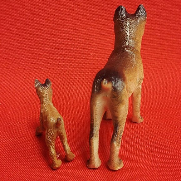Two Vintage Boxer Dog Figurines - Picture 2 of 9